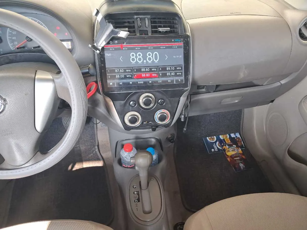 Car image 15
