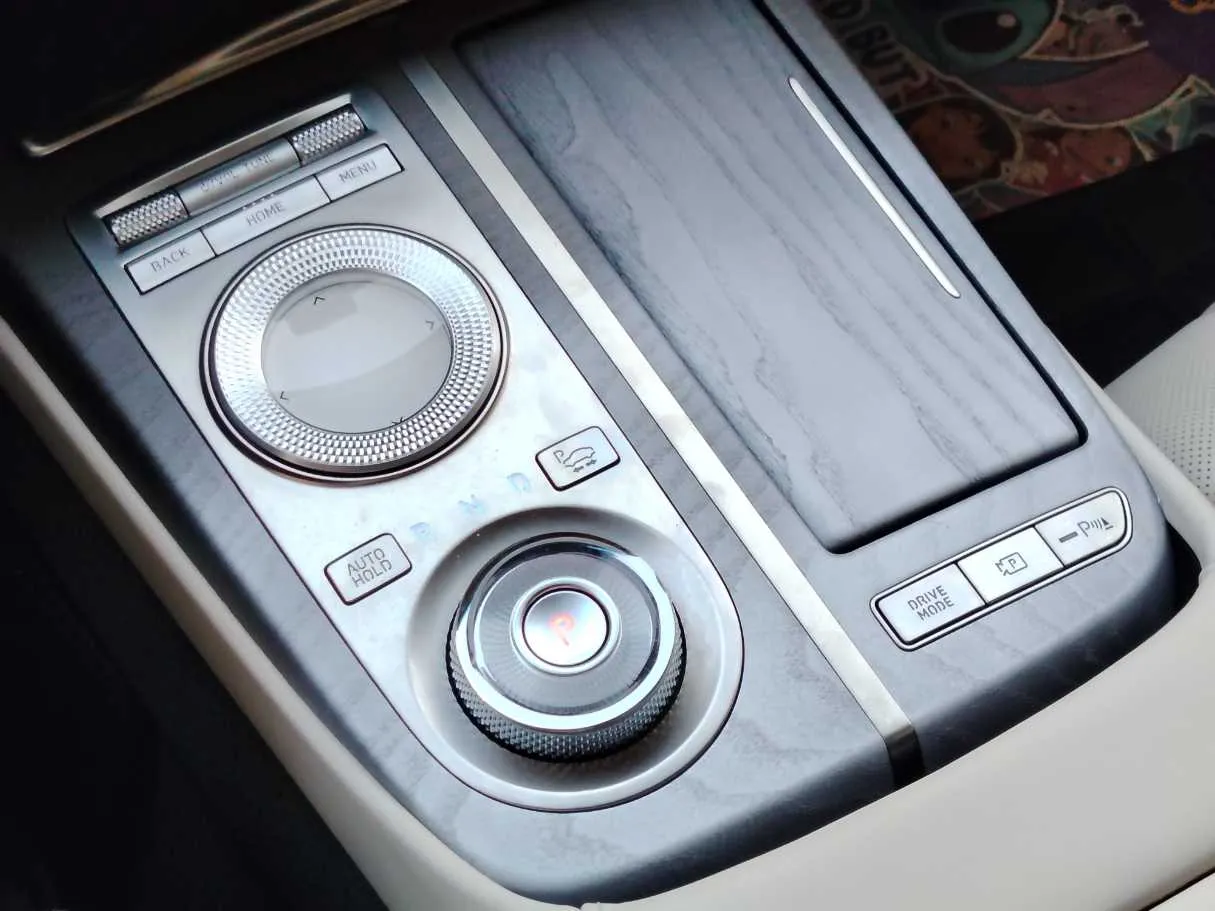 Car image 21
