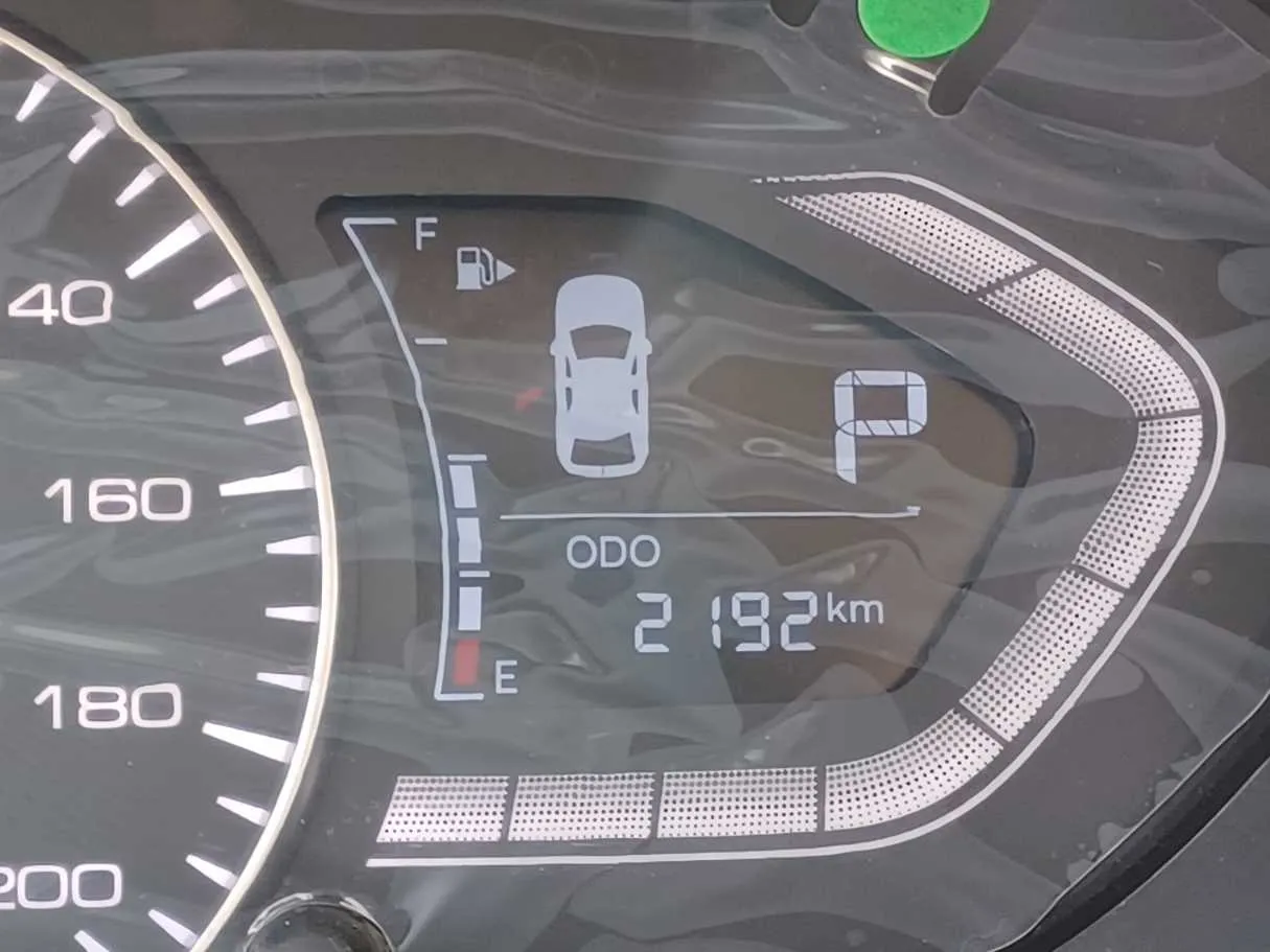 Car image 17