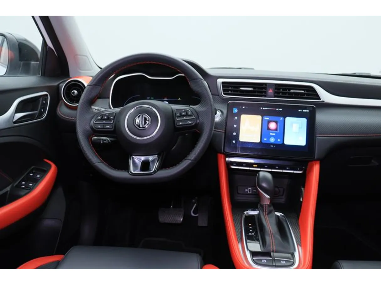 Car image 15