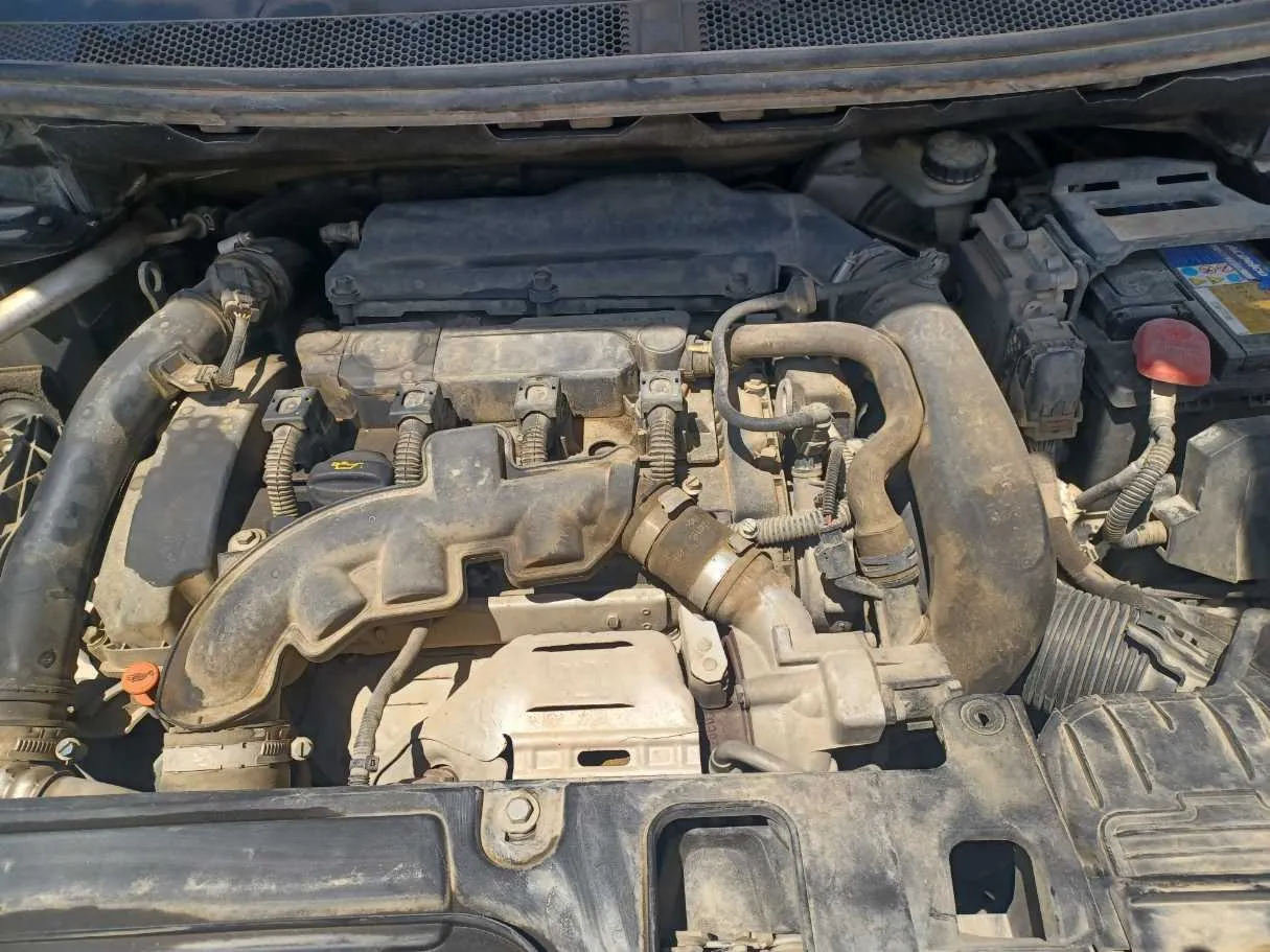 Car image 22