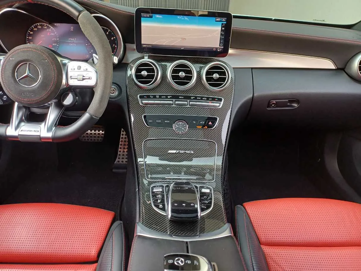 Car image 18