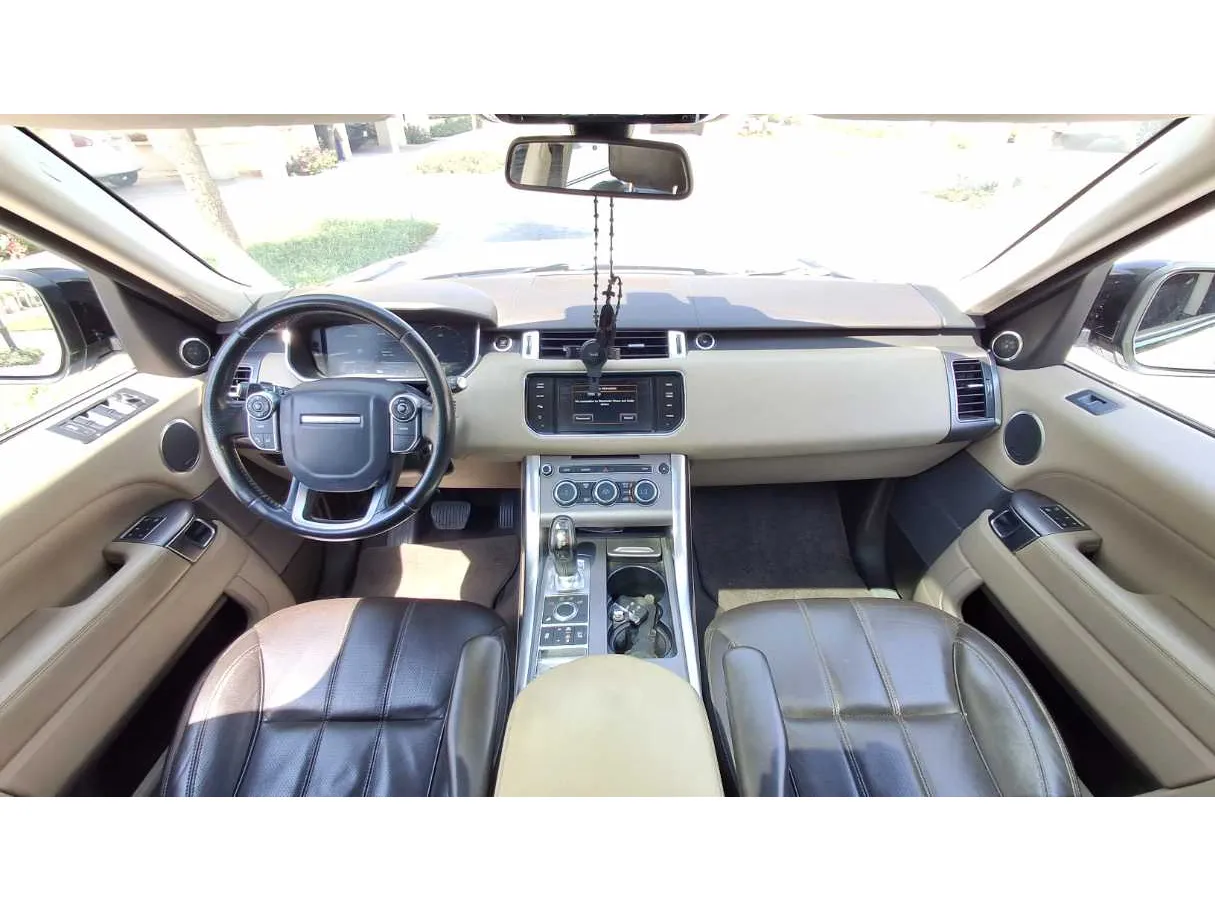 Car image 14