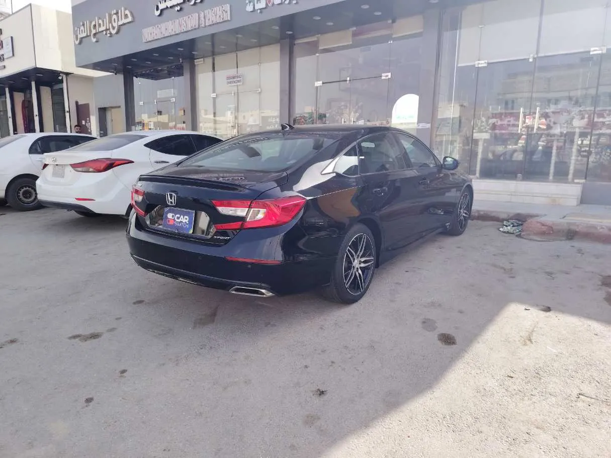Car image 5