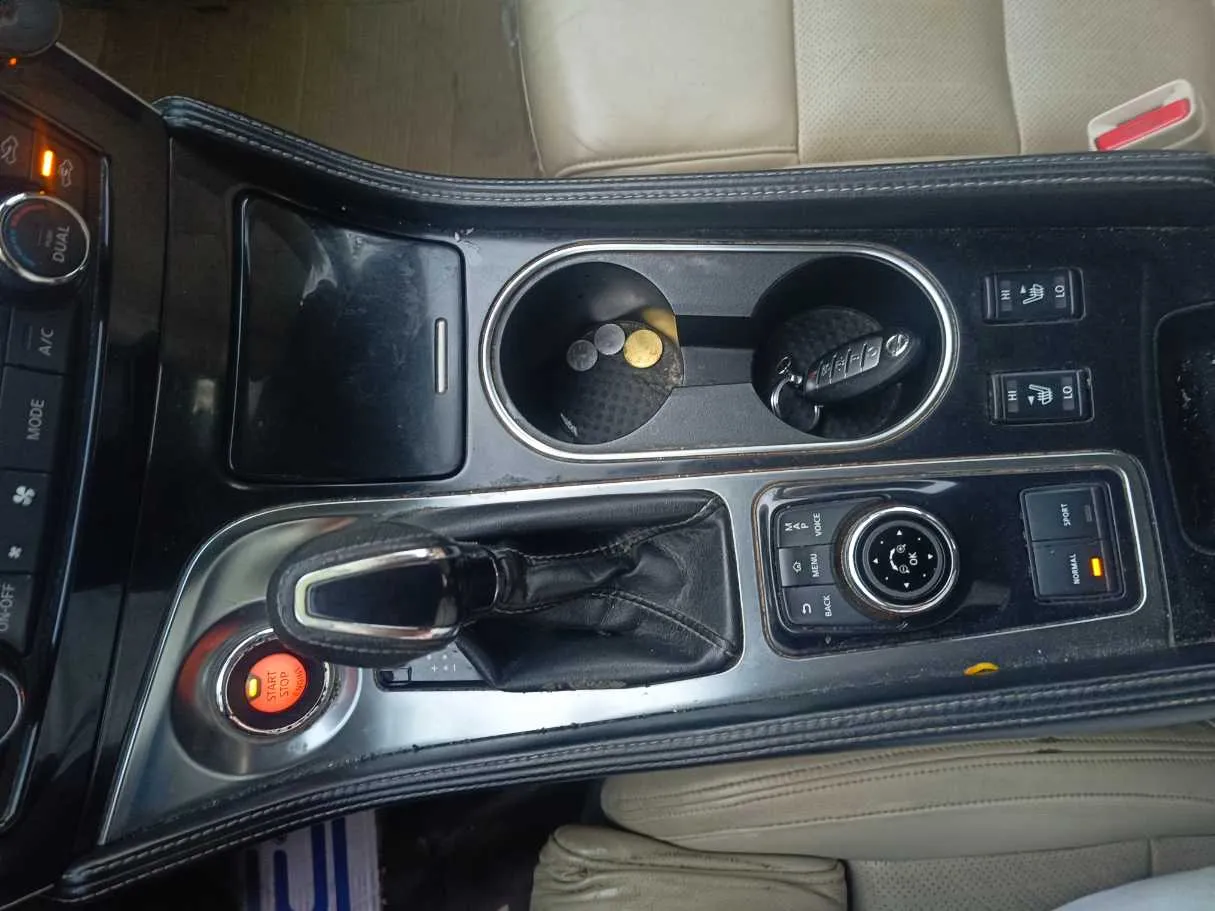 Car image 20
