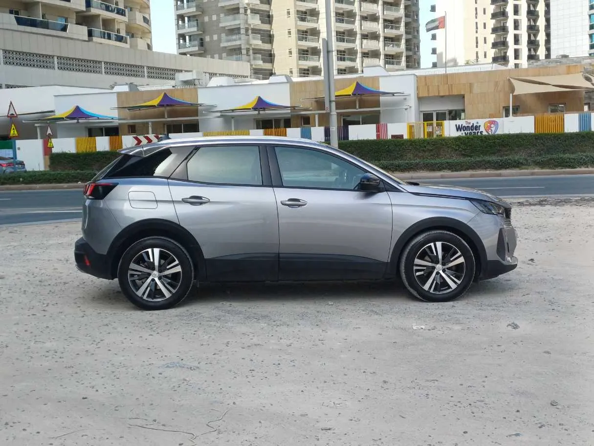 Car image 8