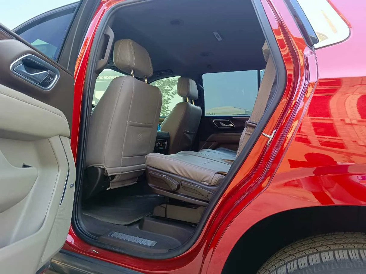 Car image 18