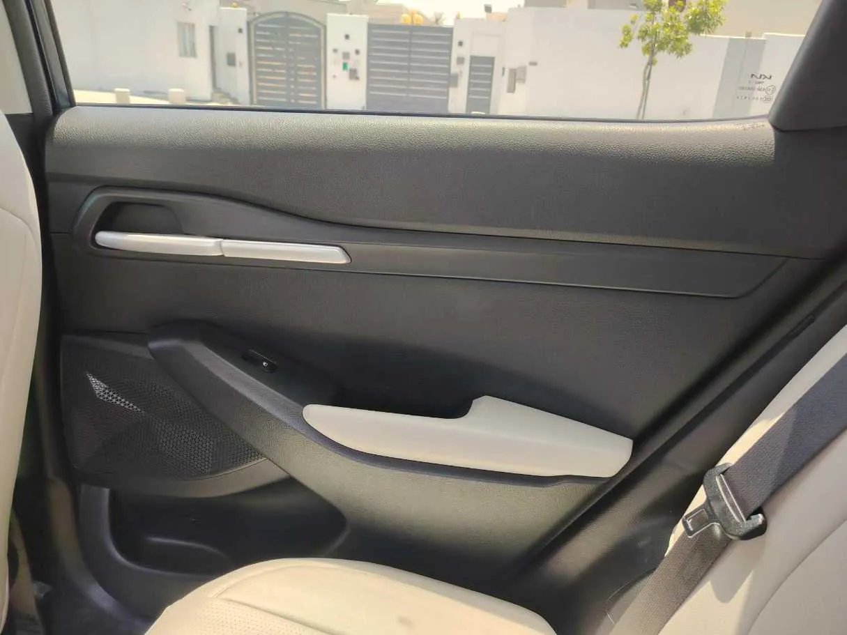 Car image 33