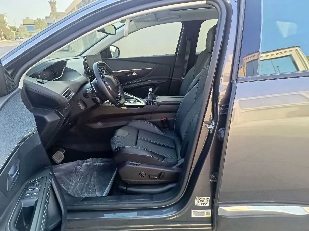 Car image 13