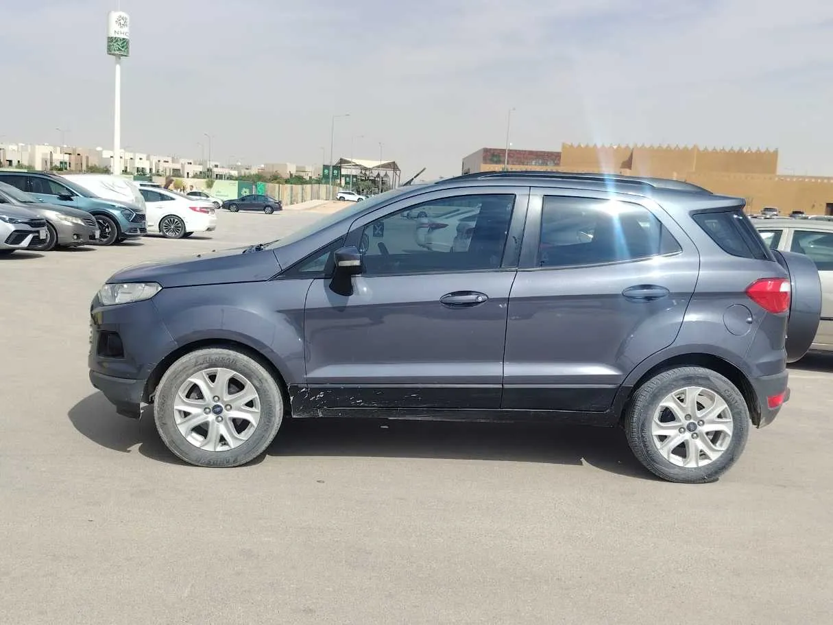 Car image 9