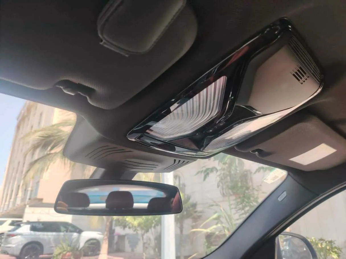 Car image 36