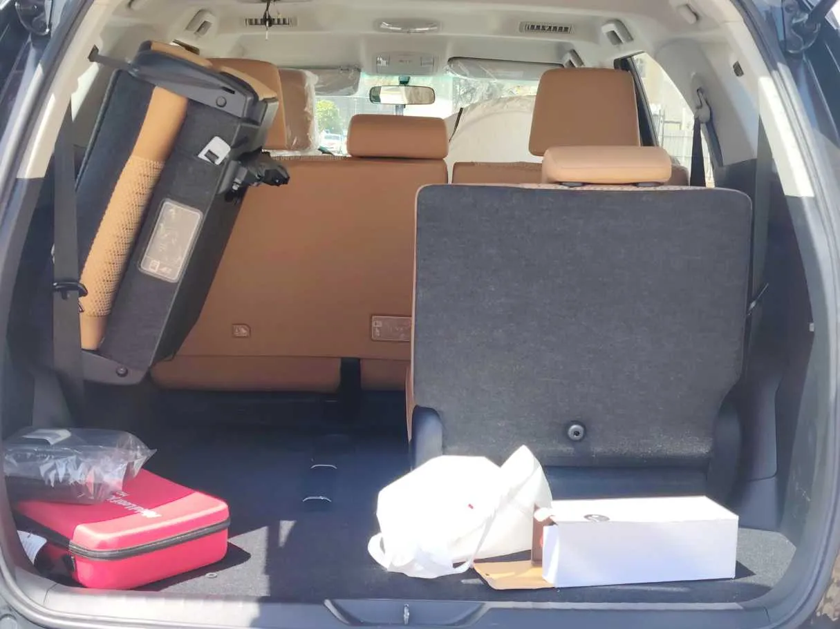 Car image 27