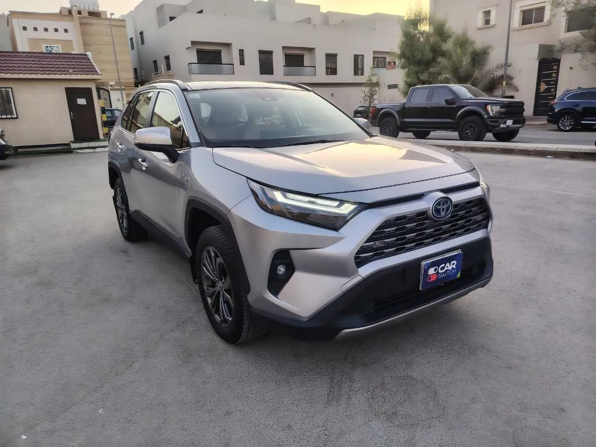 Car image 3