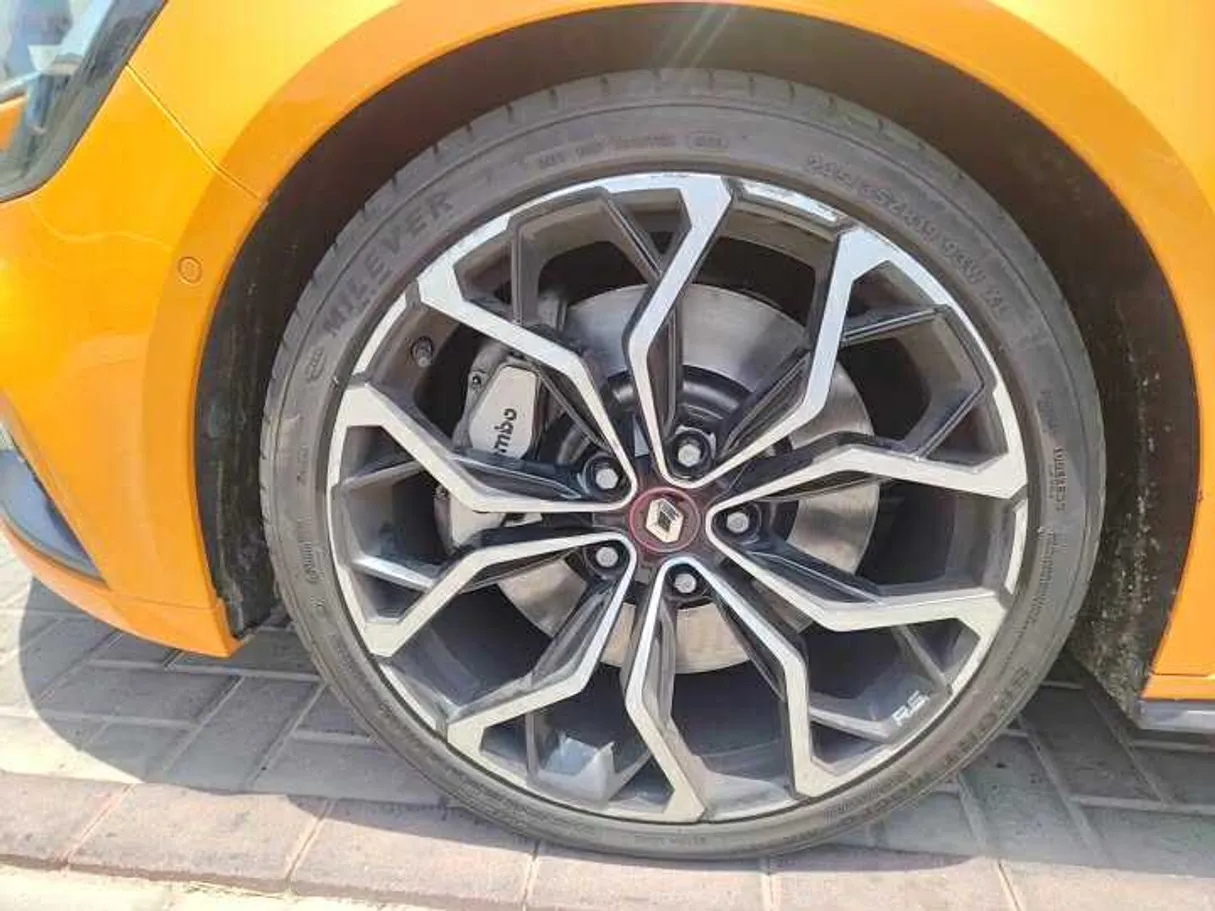 Car image 10