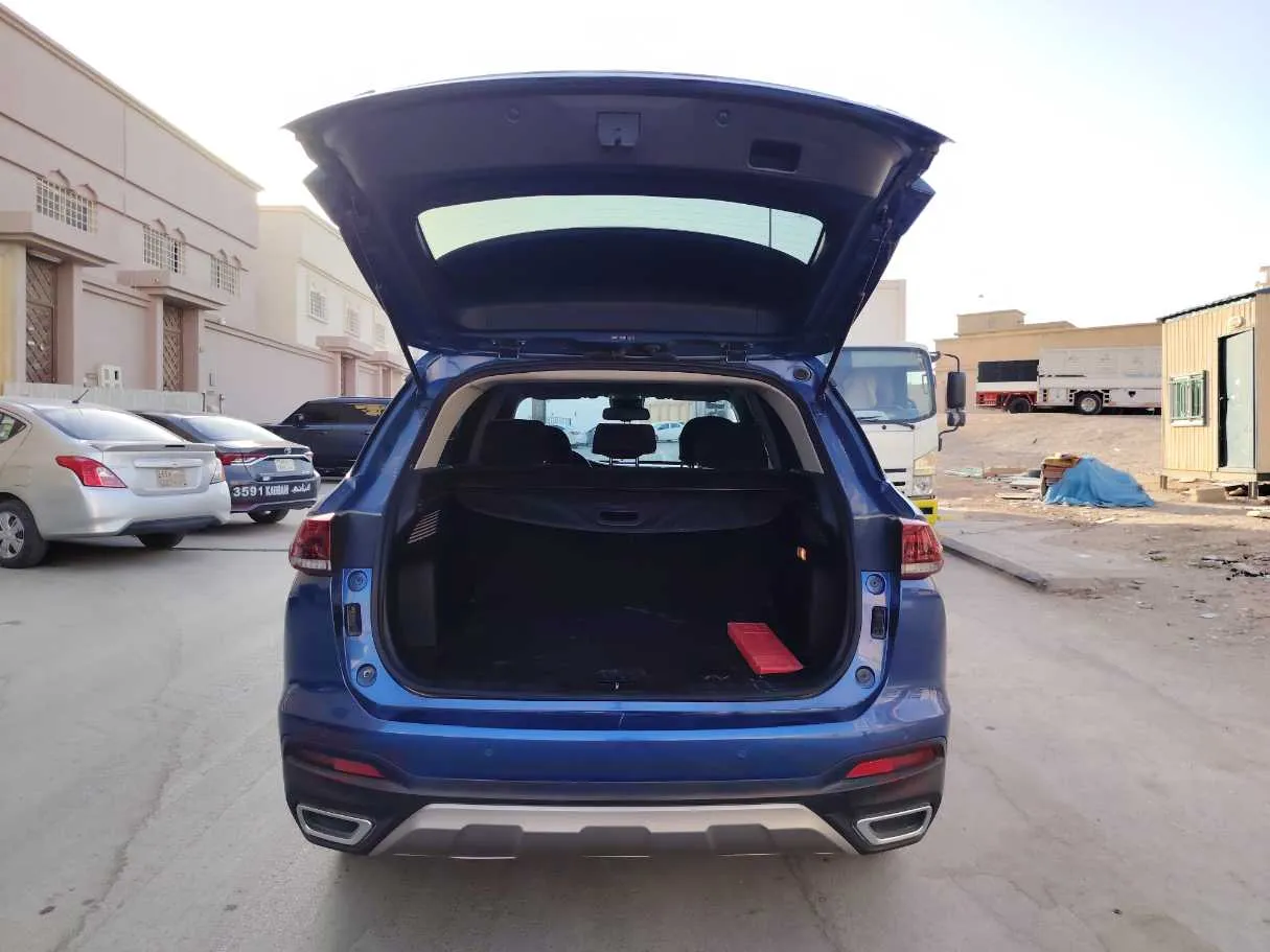 Car image 24