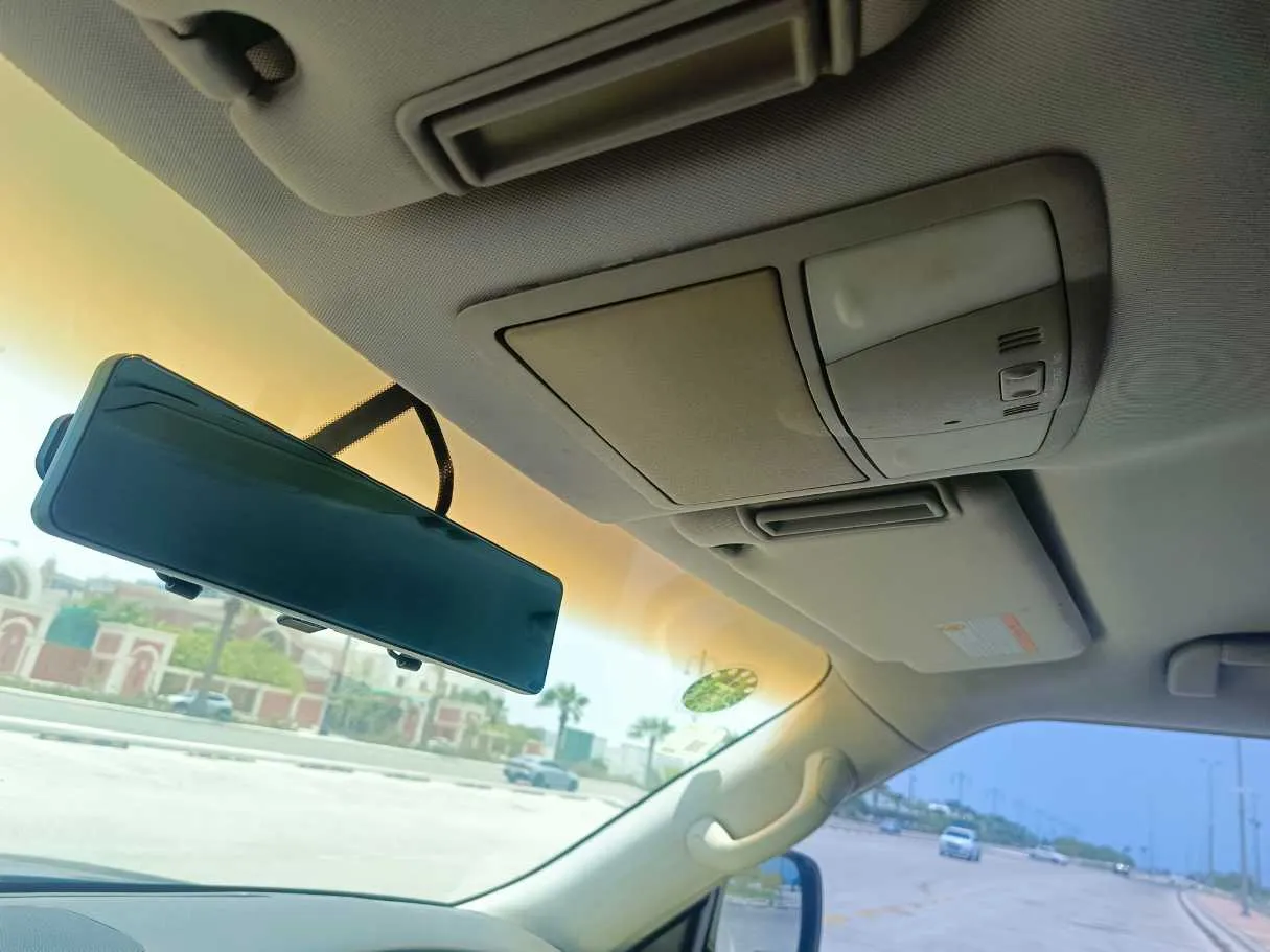 Car image 32