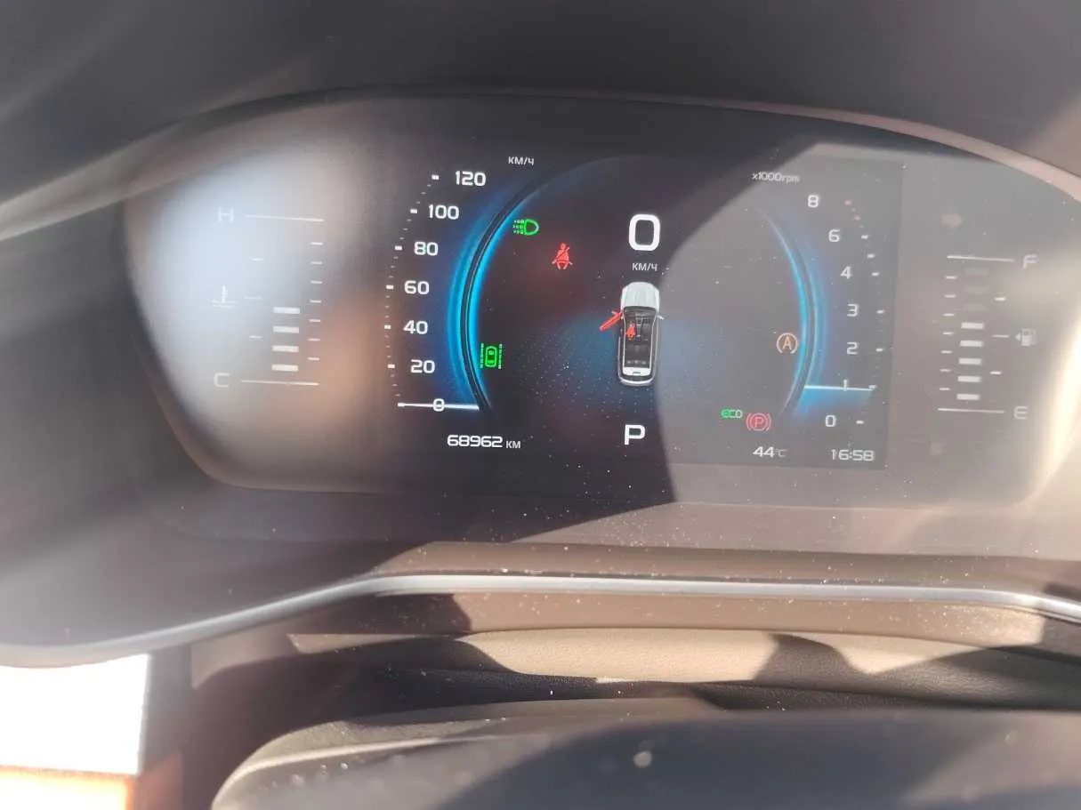 Car image 19