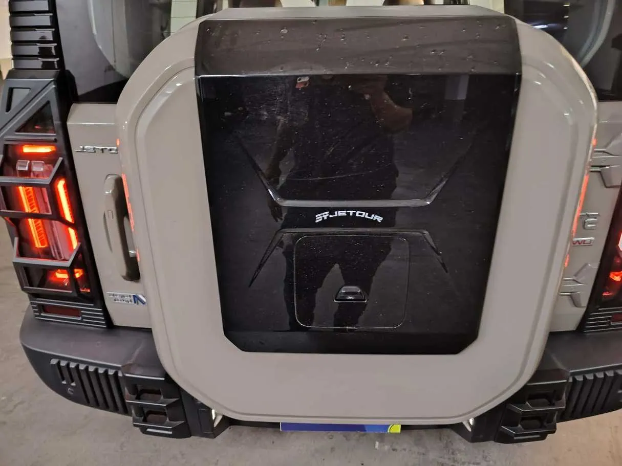 Car image 35
