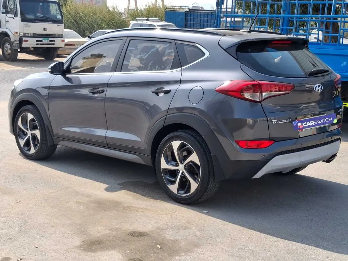 Car image 7