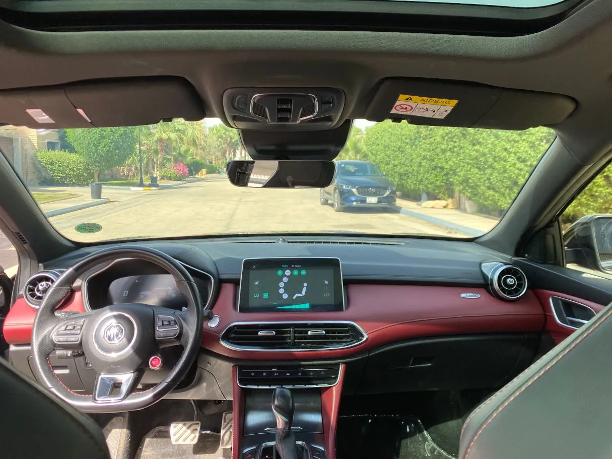 Car image 15