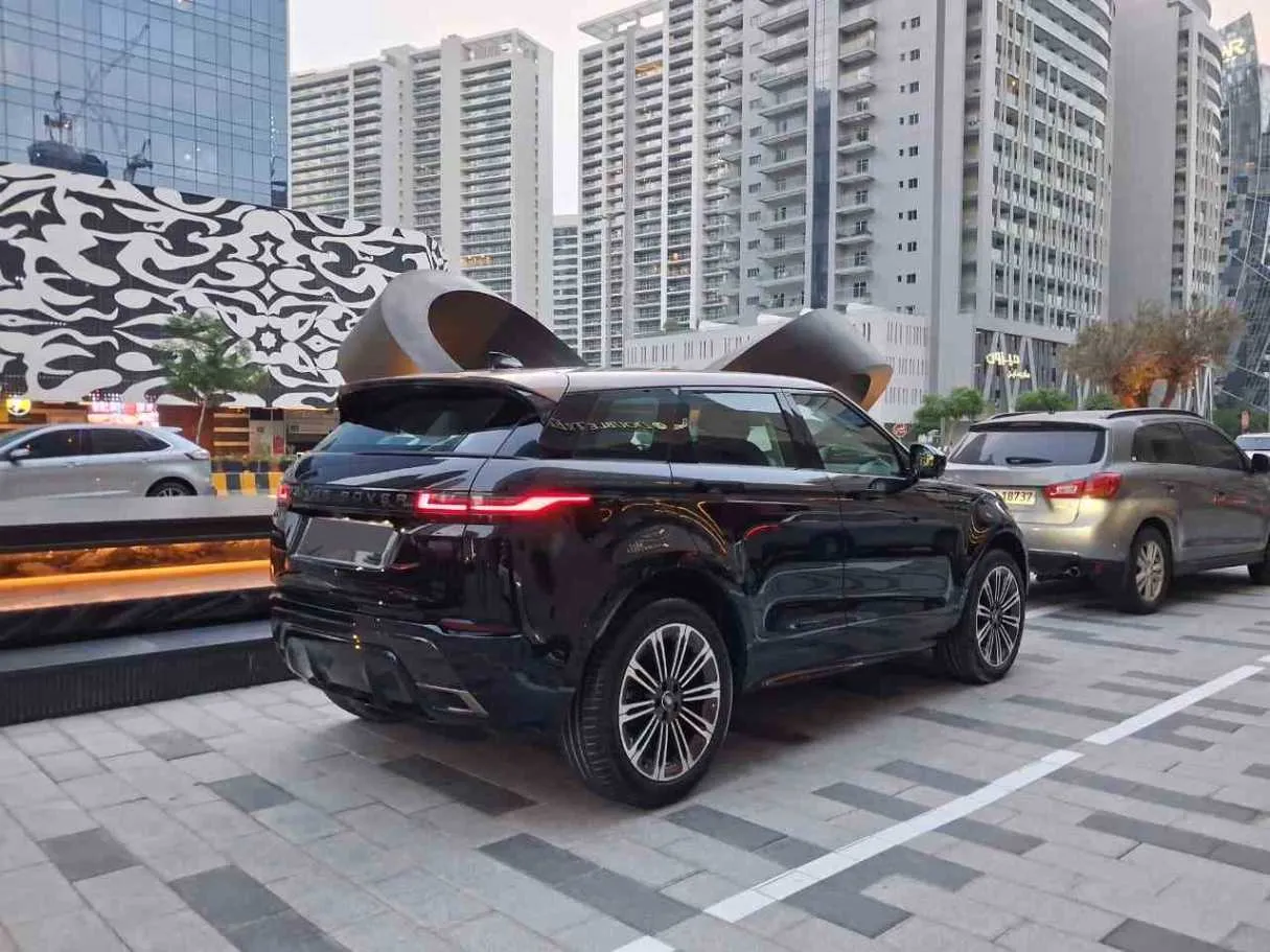 Car image 7