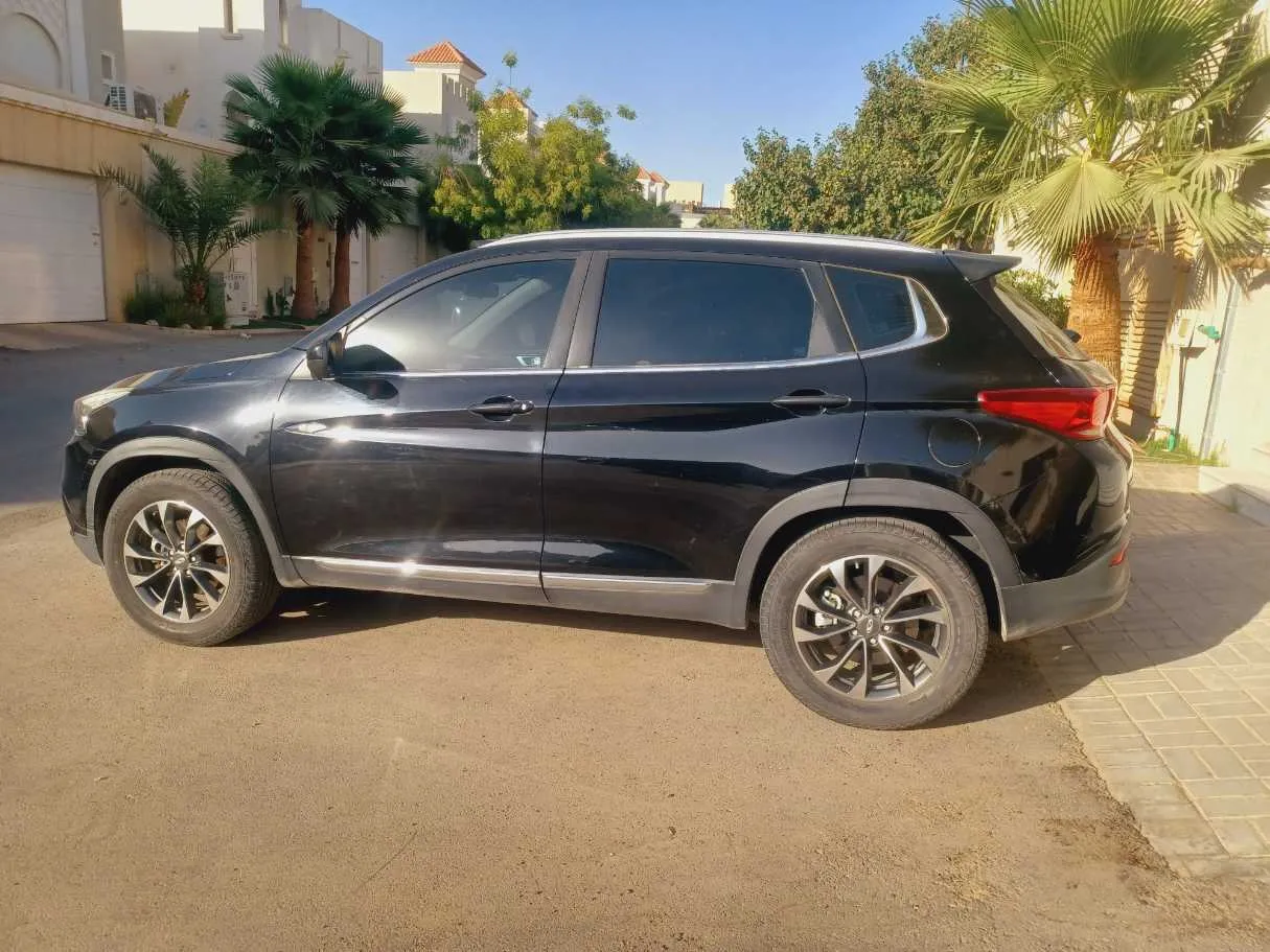 Car image 10