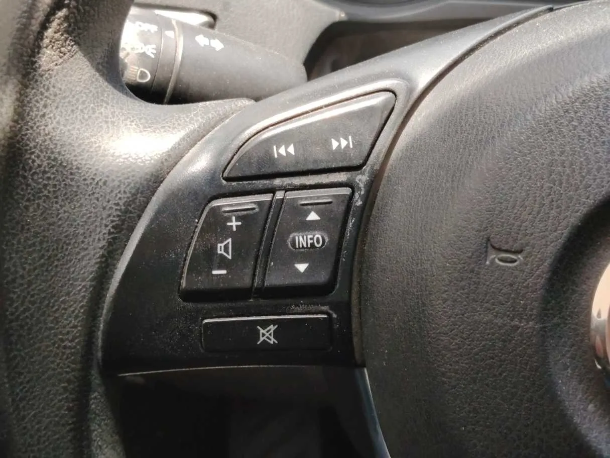 Car image 24