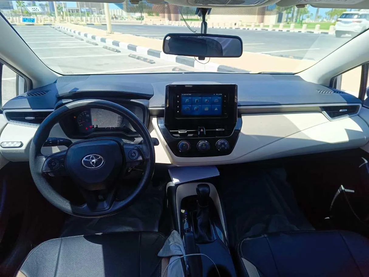 Car image 19
