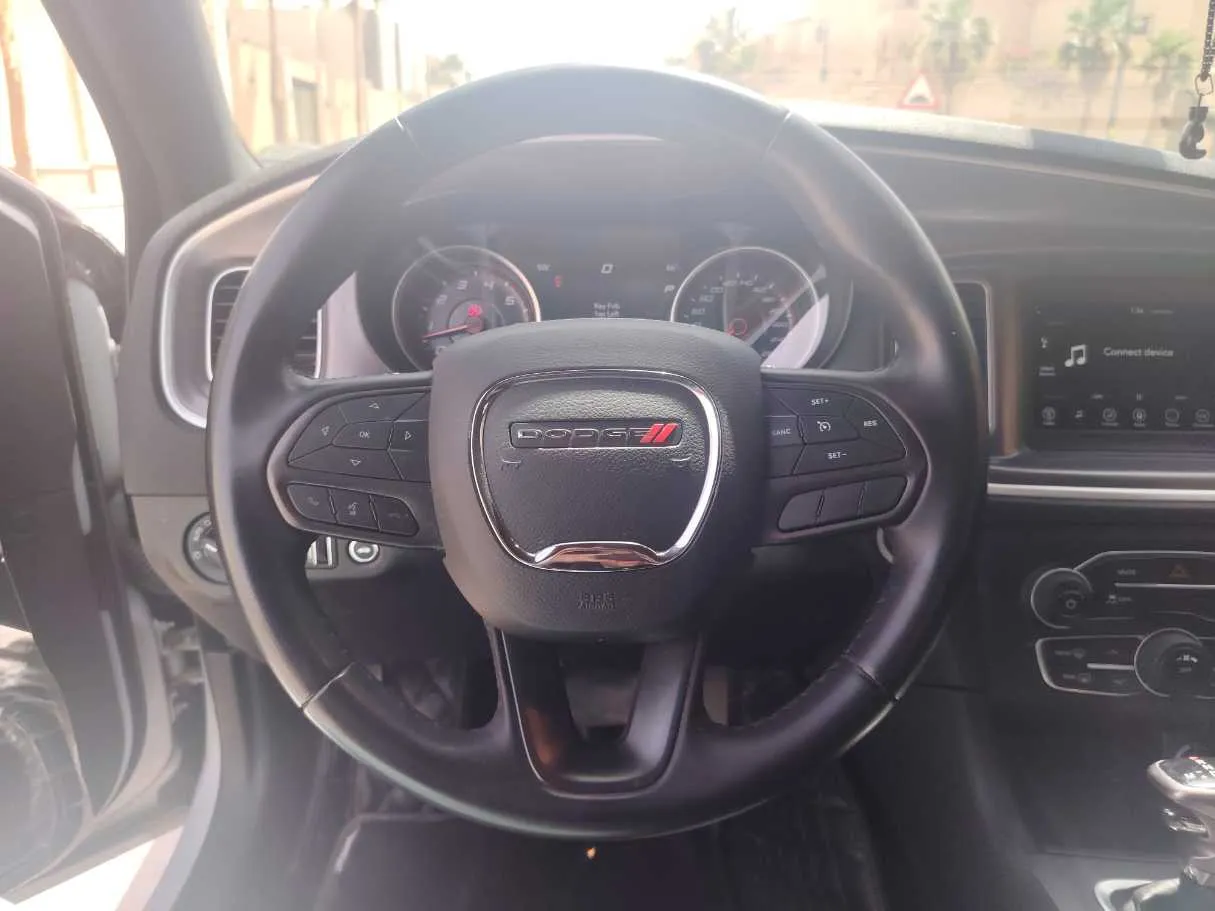 Car image 24