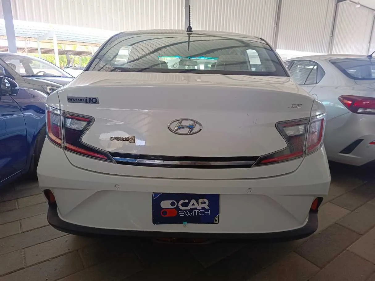 Car image 6