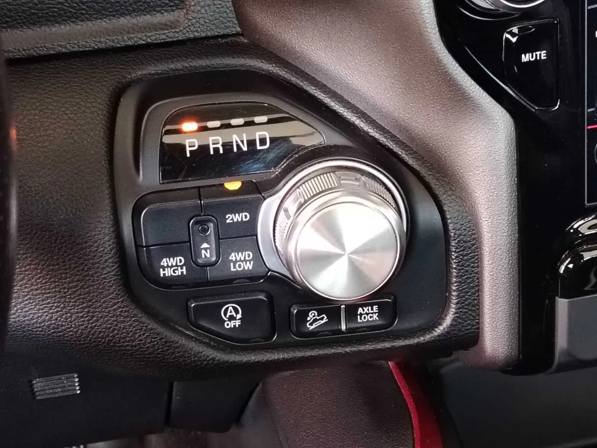 Car image 26