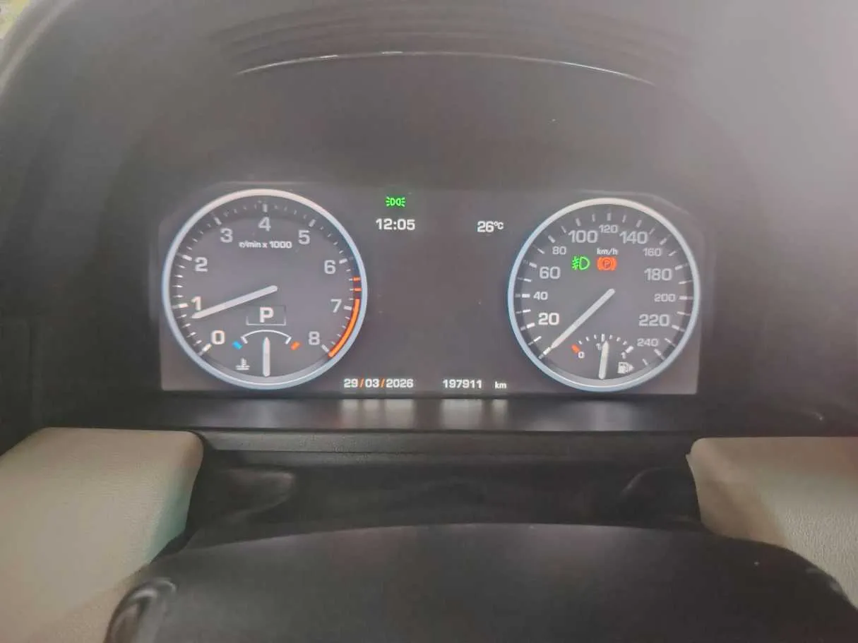 Car image 27