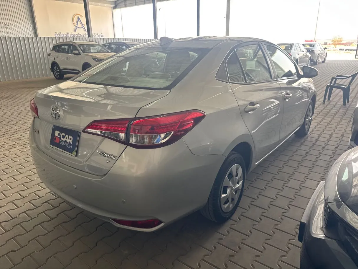 Car image 5