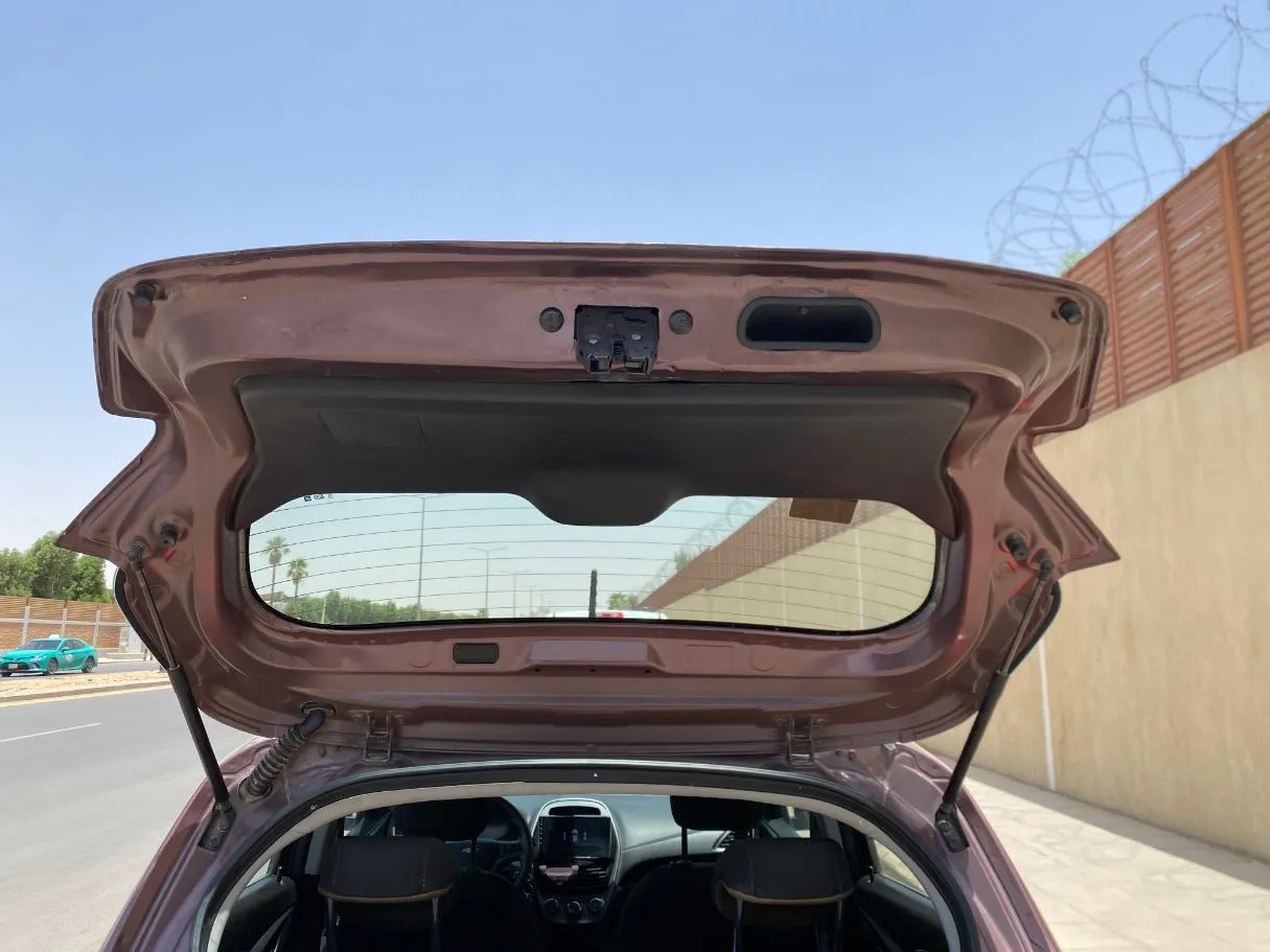 Car image 20