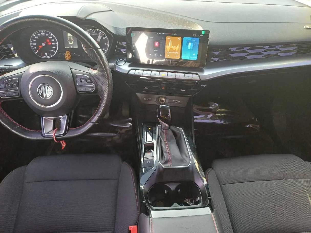 Car image 15