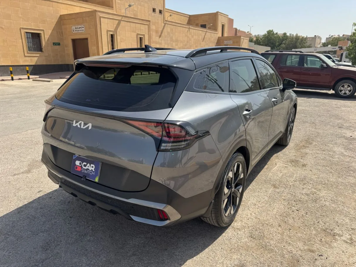 Car image 5