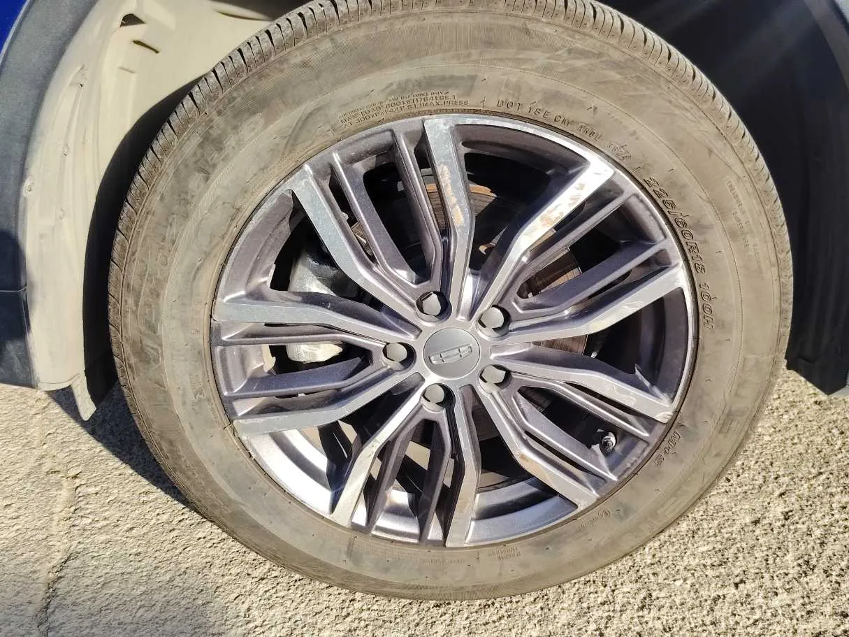 Car image 10