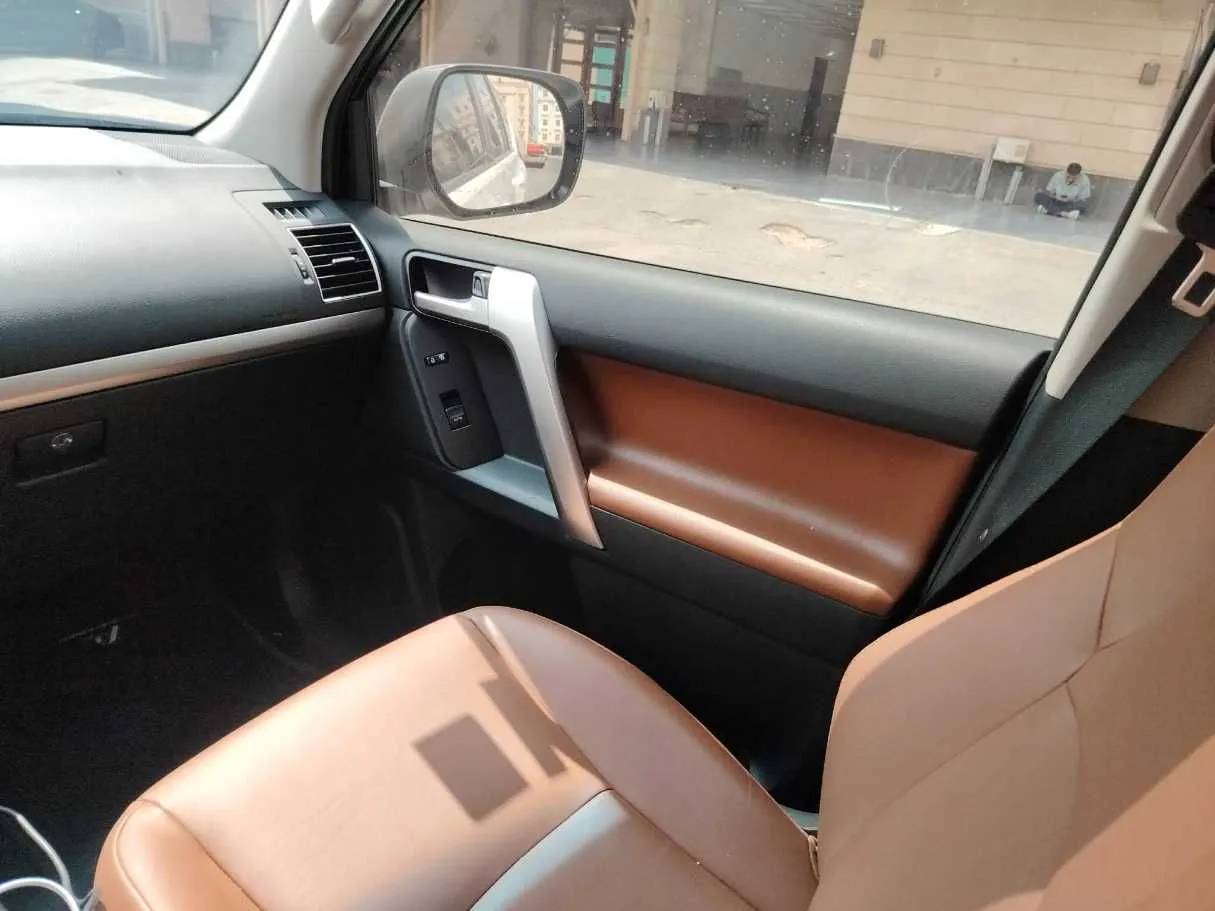 Car image 32