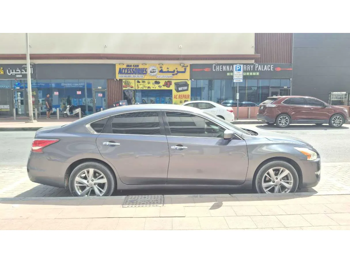 Car image 8