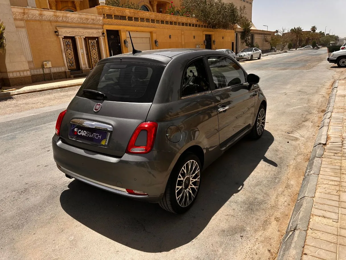 Car image 5