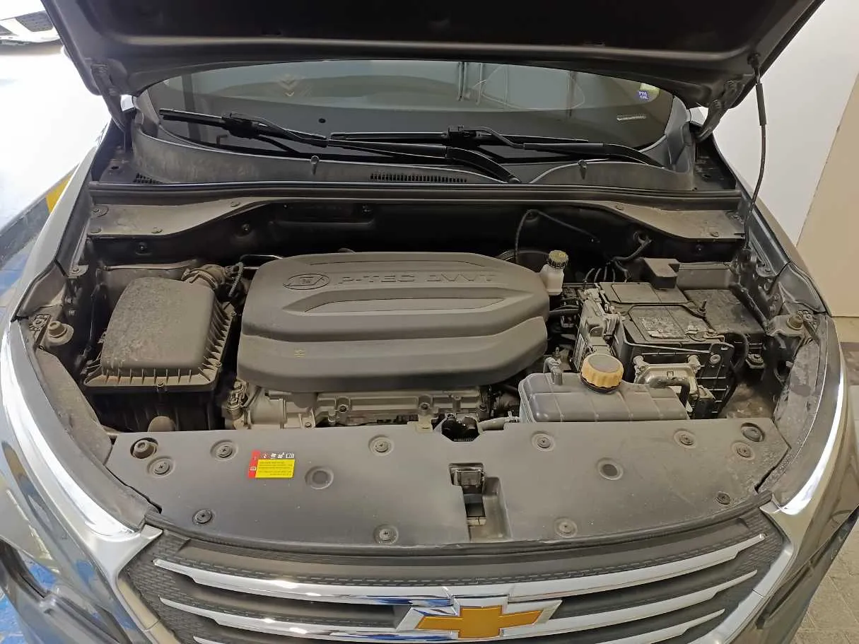 Car image 19