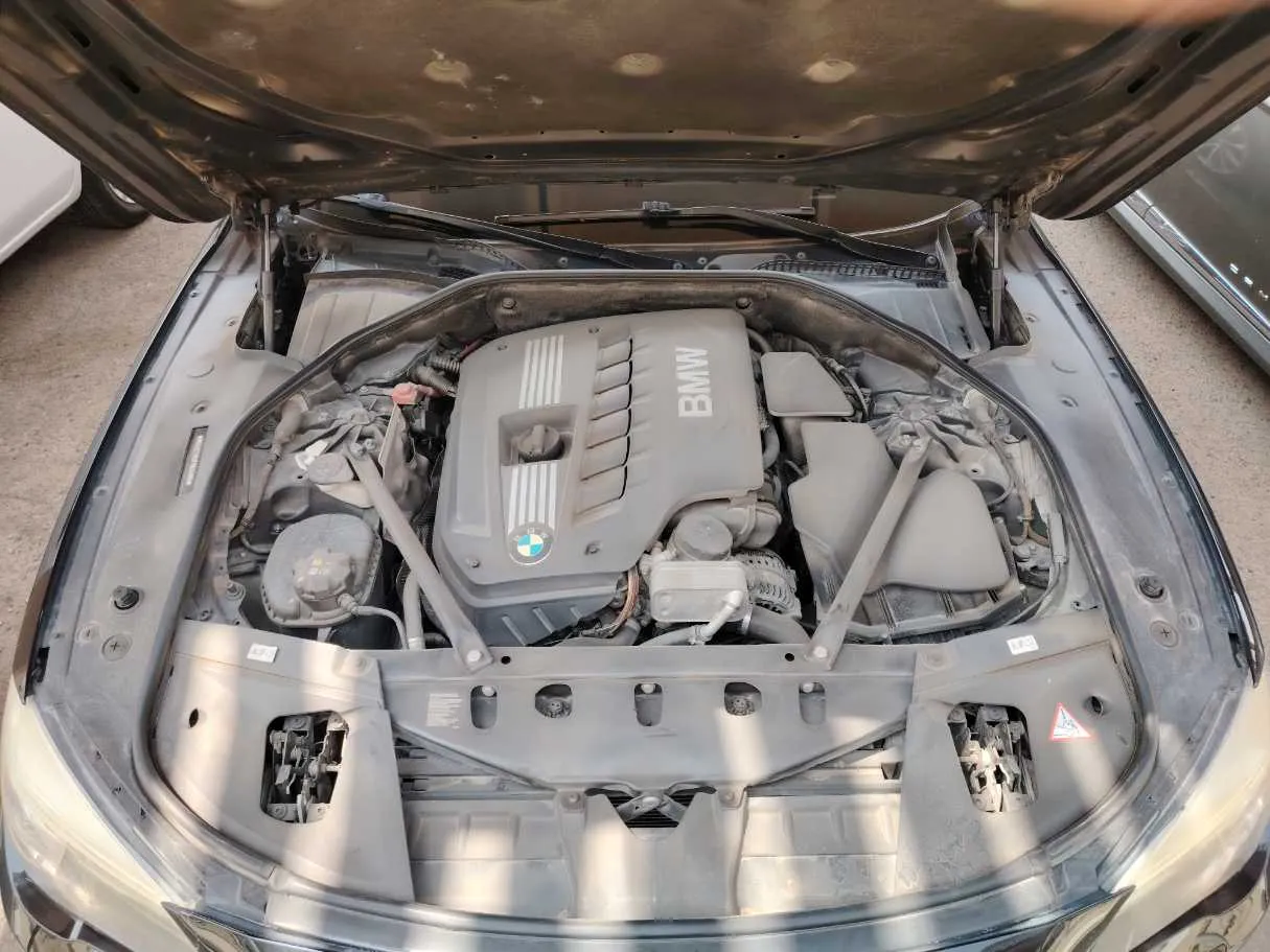Car image 36