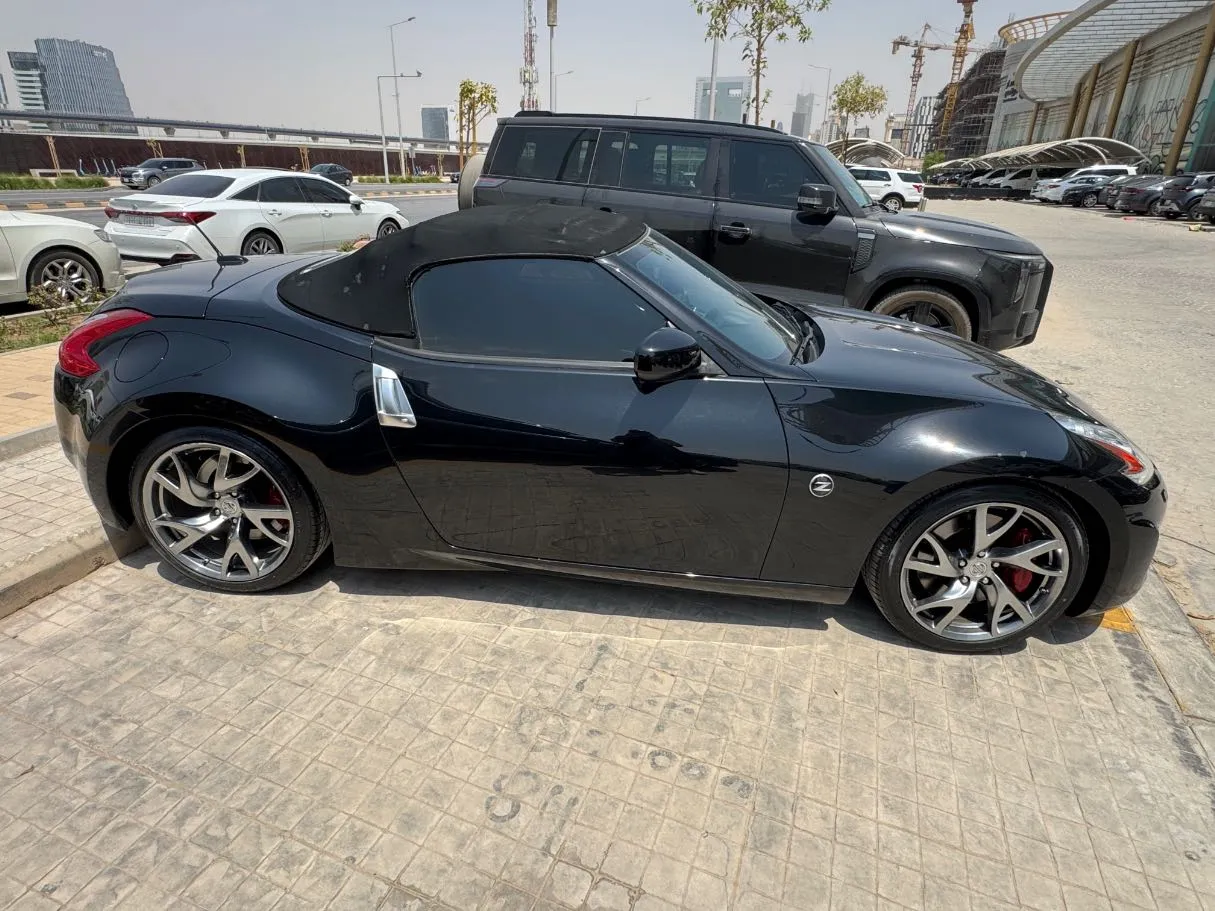 Car image 6