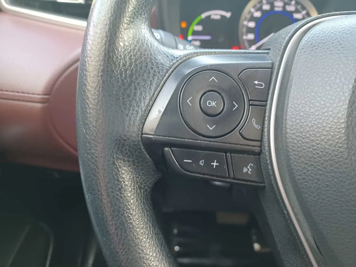 Car image 15