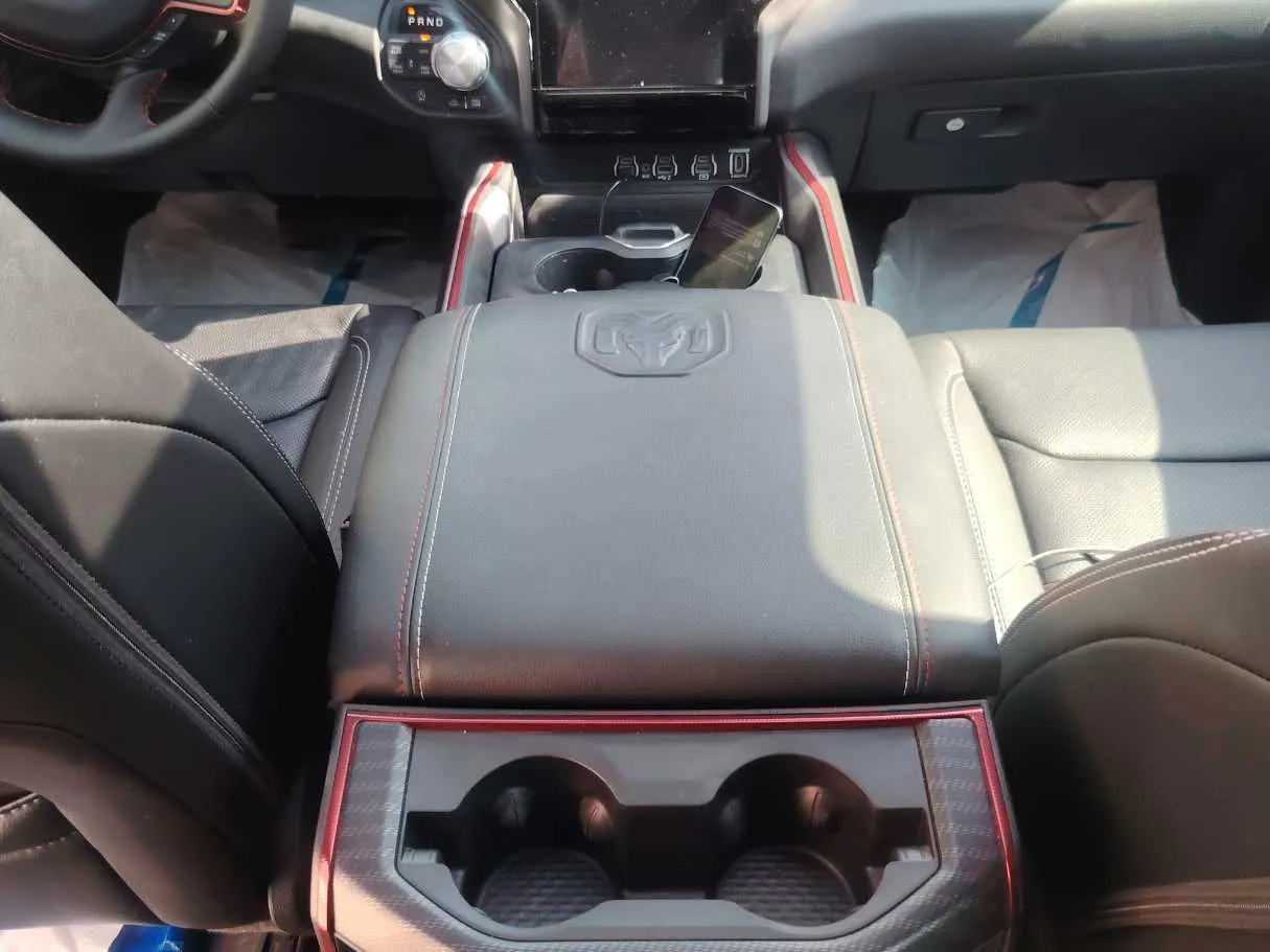 Car image 26