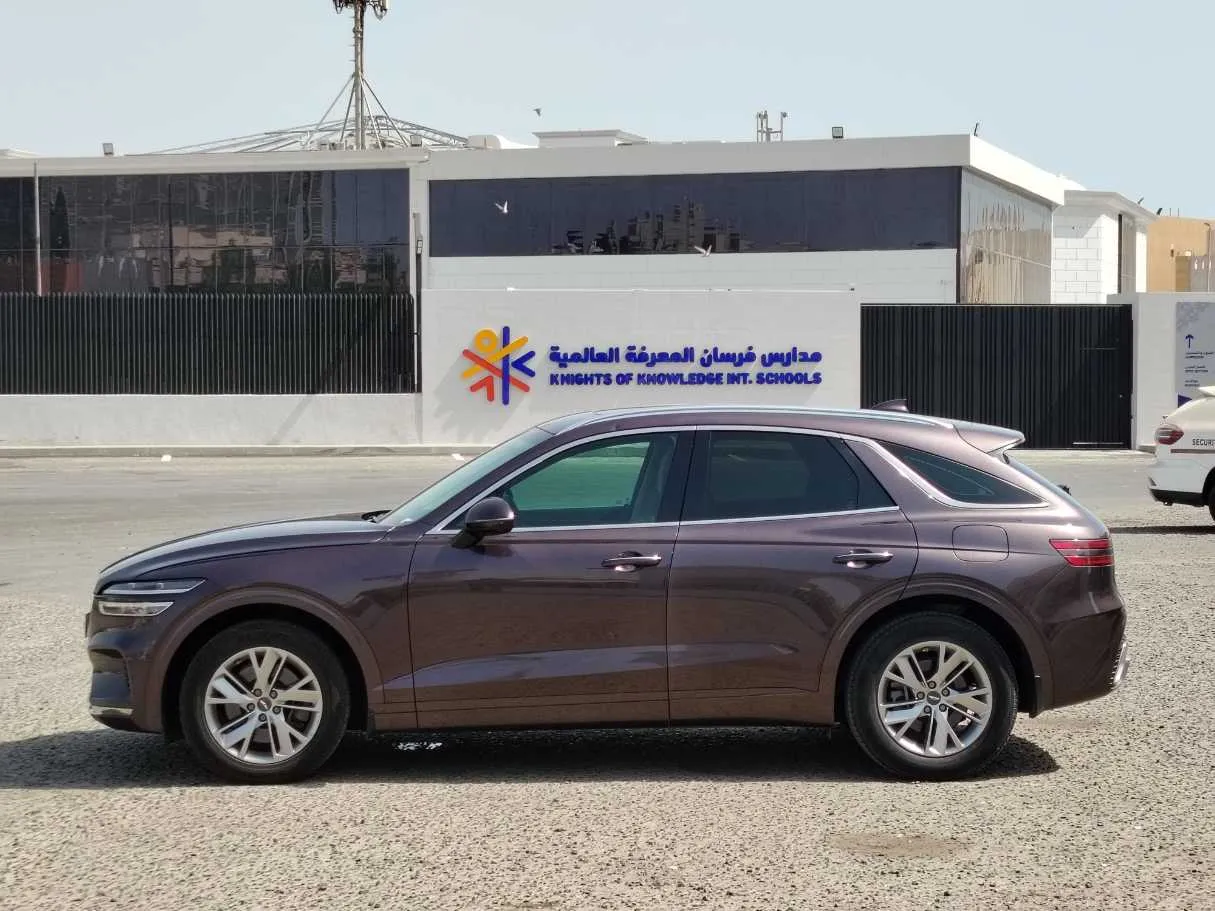 Car image 8