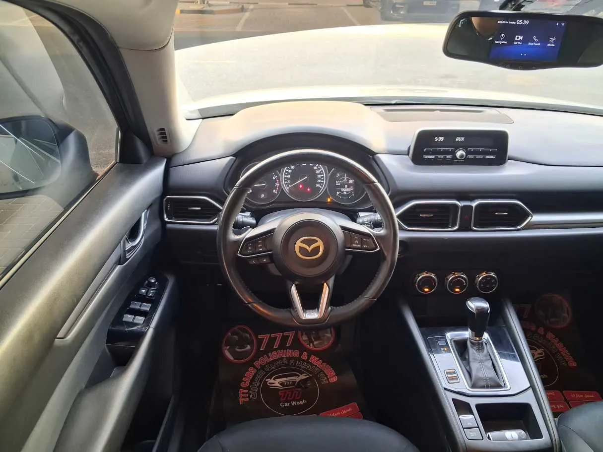 Car image 17