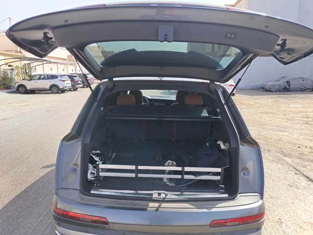 Car image 29