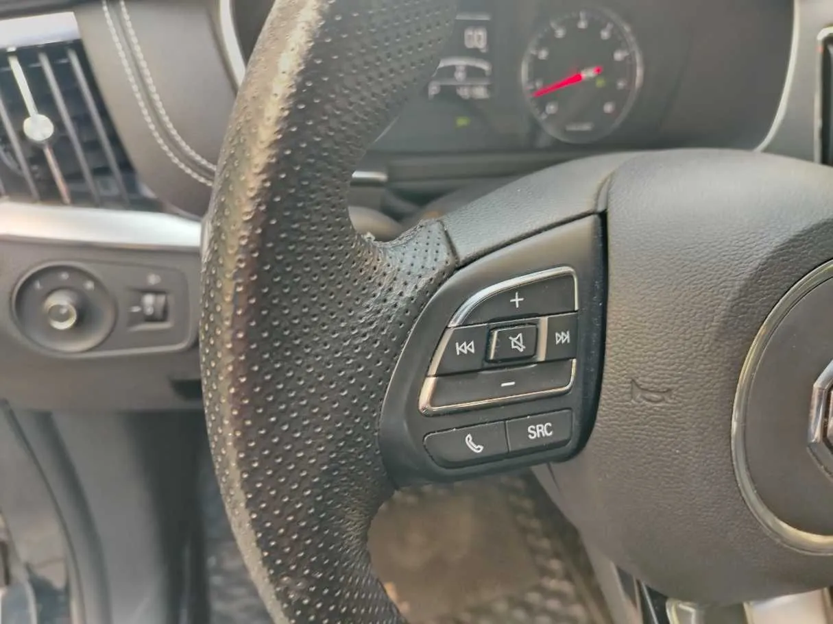 Car image 39