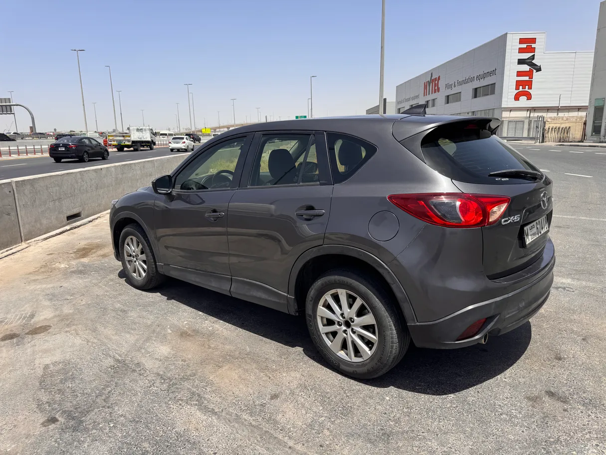 Car image 5